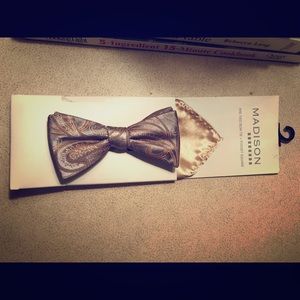 Pre-Tied Bow Tie and Pocket Square